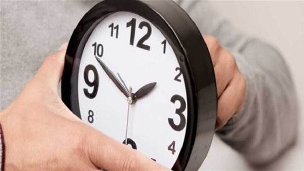 موعد تقديم الساعة